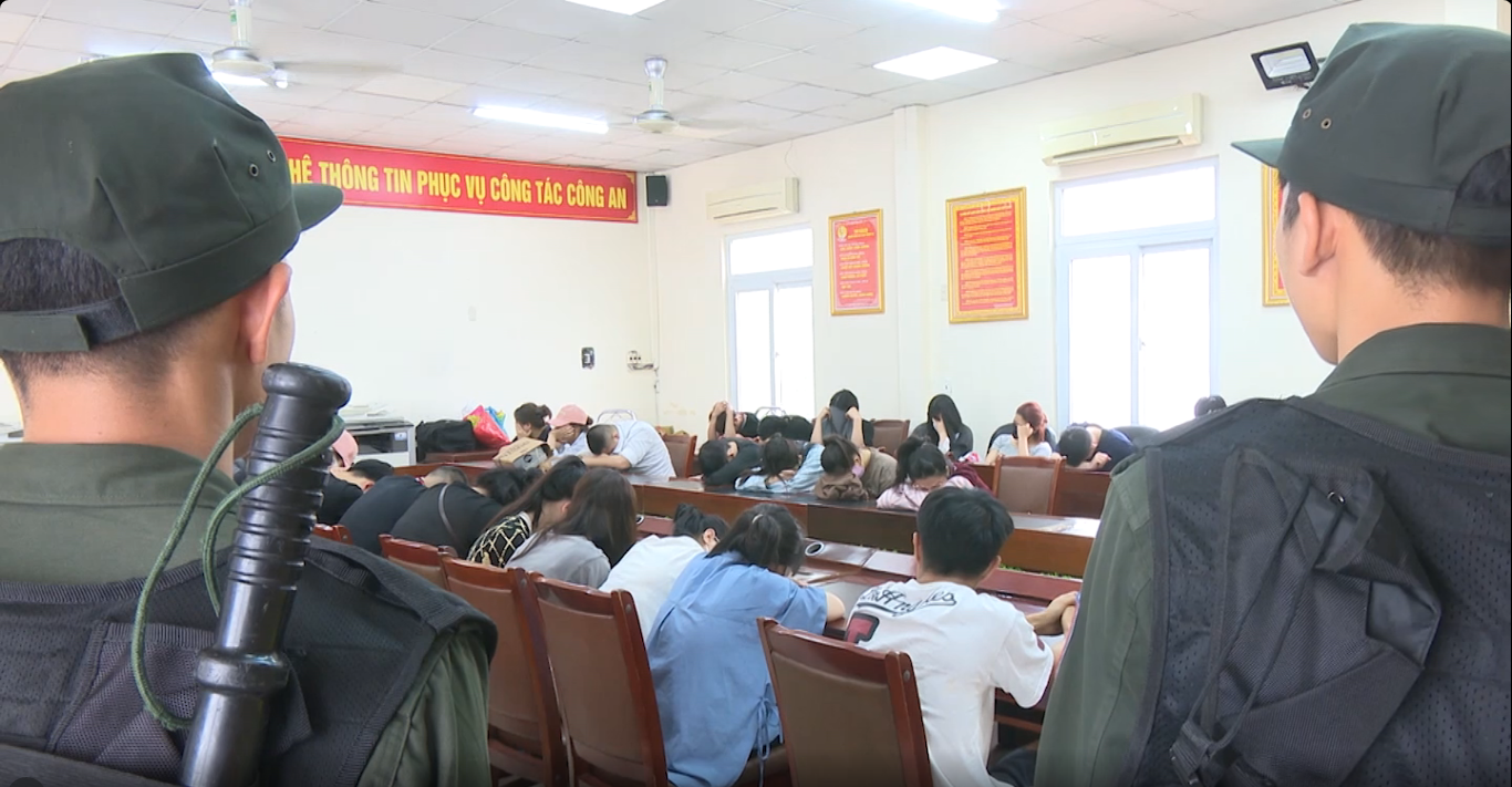 Nhóm tội phạm lừa đảo chiếm đoạt tài sản dưới hình thức cắt đá tìm ngọc - Ảnh 1.