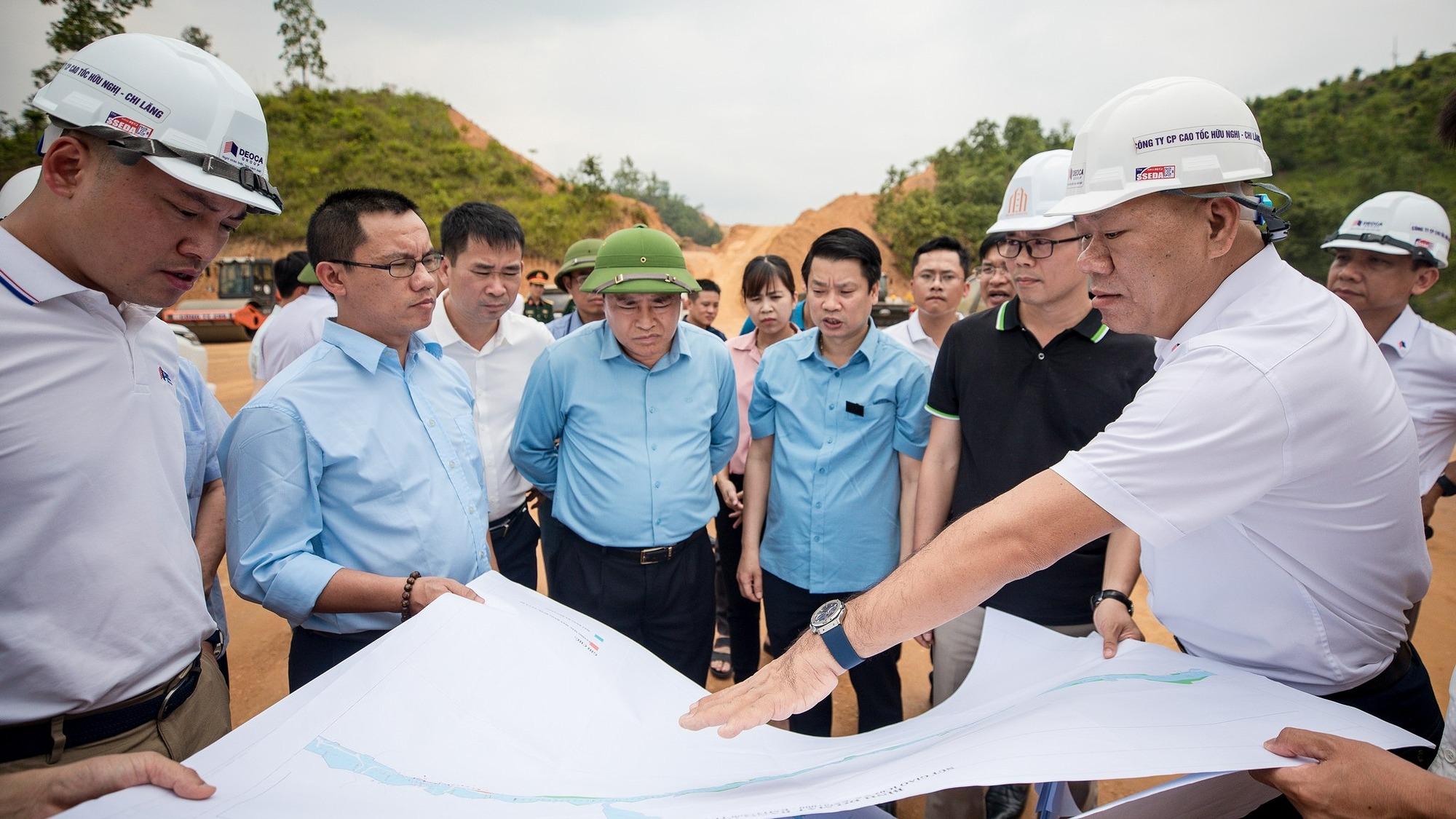 Nhận lệnh từ Thủ tướng, Đèo Cả thi công dự án huyết mạch khu vực biên giới phía Bắc, về đích cuối năm nay - Ảnh 1. Nhận lệnh từ Thủ tướng, Đèo Cả thi công dự án huyết mạch khu vực biên giới phía Bắc, về đích cuối năm nay - Ảnh 1.