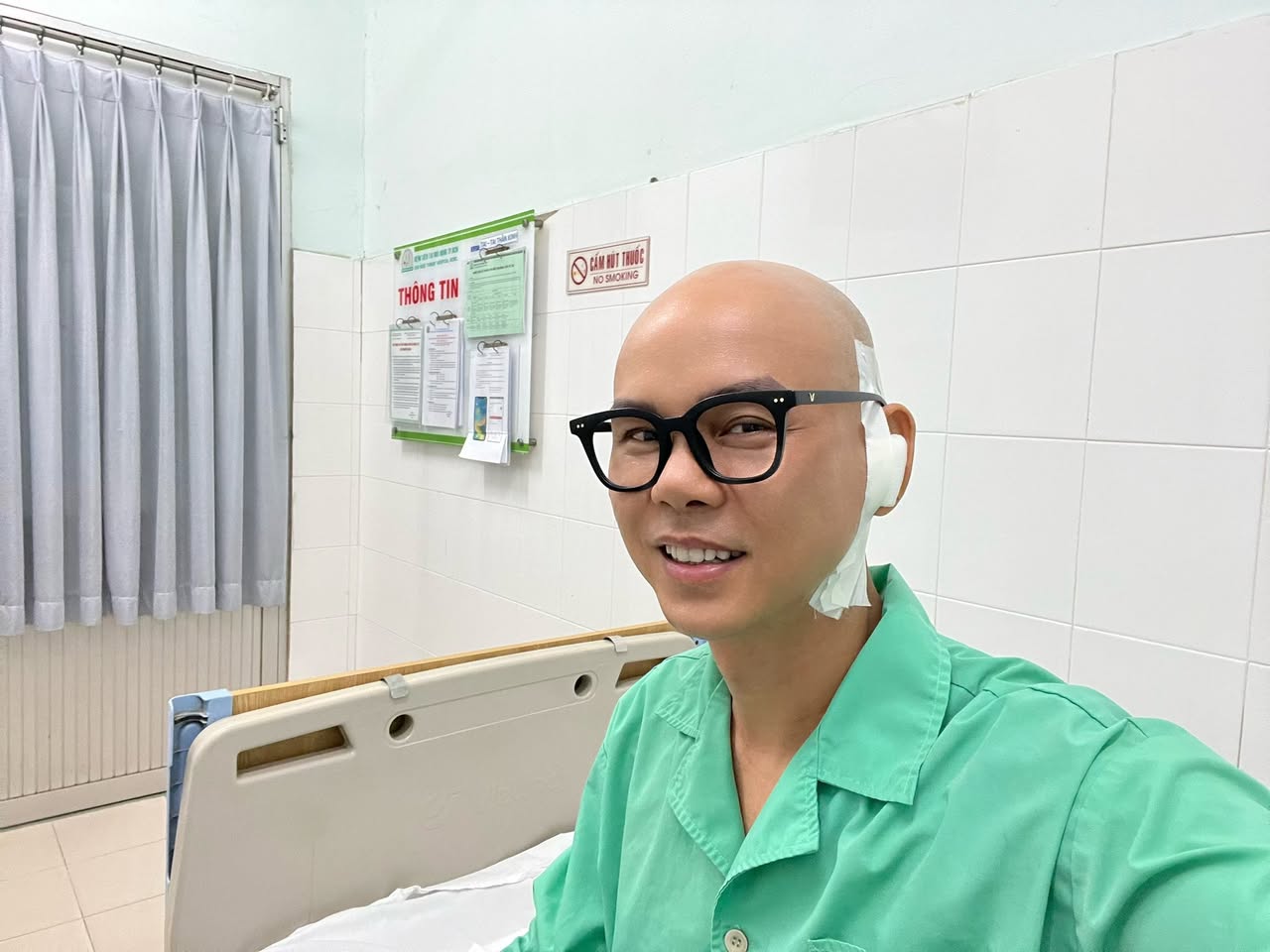 1 nam ca sĩ Vbiz bị thủng màng nhĩ, tình trạng hiện tại ra sao? - Ảnh 2. 1 nam ca sĩ Vbiz bị thủng màng nhĩ, tình trạng hiện tại ra sao? - Ảnh 2.