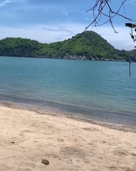 Bãi biển ở Cát Bà được mệnh danh là "thiên đường bí mật", nhiều người bất ngờ vì chưa từng nghe tên - Ảnh 8.