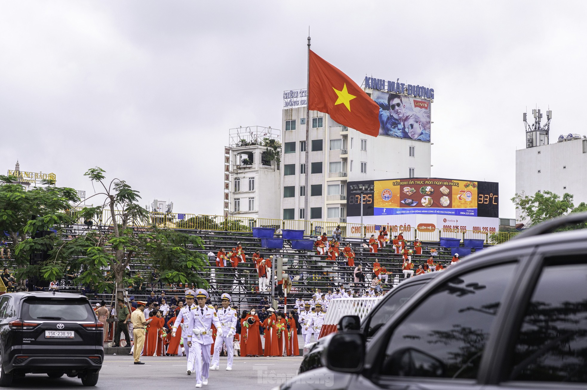 Hải Phòng tổ chức duyệt đội ngũ diễu hành kỷ niệm 70 năm Giải phóng thành phố - Ảnh 1.
