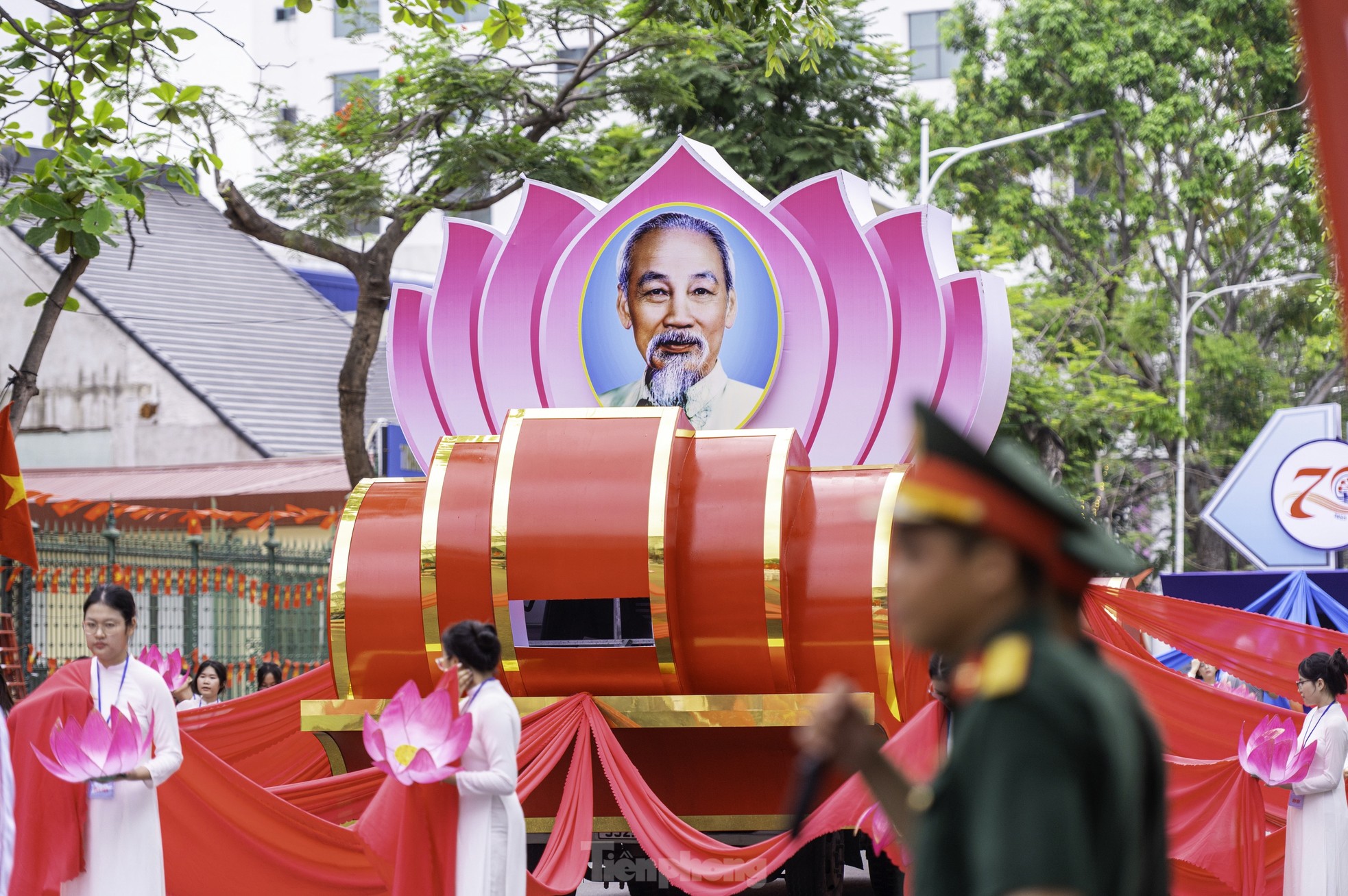 Hải Phòng tổ chức duyệt đội ngũ diễu hành kỷ niệm 70 năm Giải phóng thành phố - Ảnh 4.