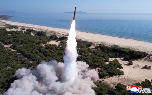Kim Jong - un giám sát cuộc tập trận phản công hạt nhân tại Triều Tiên ngày 8 / 5 - Ảnh 1.