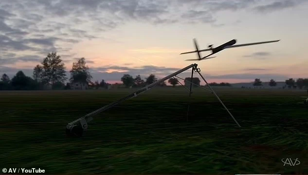 Drone tự s&aacute;t Red Dragon: Si&ecirc;u vũ kh&iacute; tự x&aacute;c định mục ti&ecirc;u v&agrave; ti&ecirc;u diệt hiệu quả - Ảnh 1.