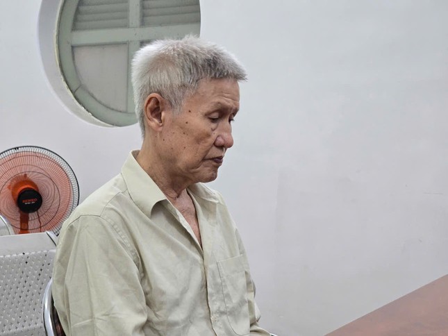 Ông bảo vệ Hiếp dâm trẻ em tại TPHCM bị tuyên phạt 7 năm 6 tháng tù giam - Ảnh 1.