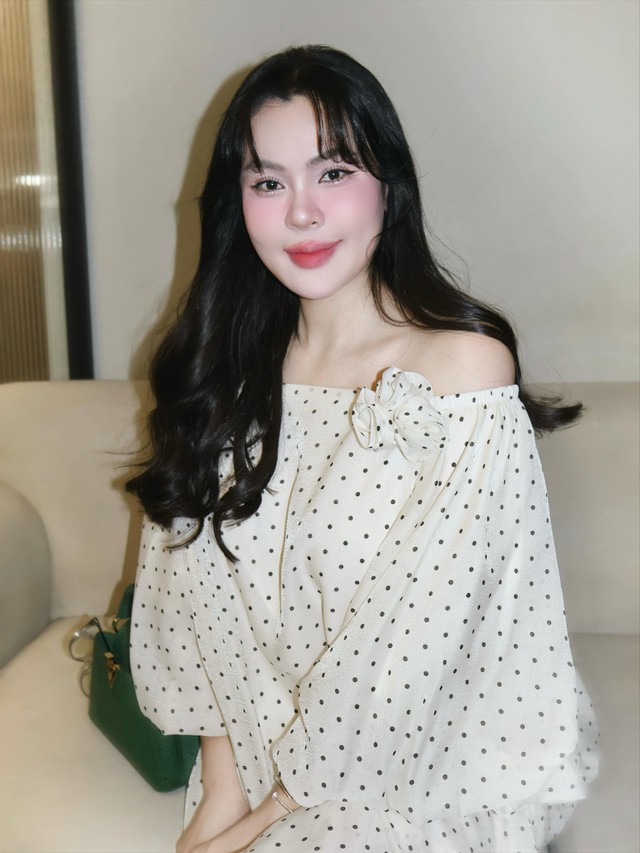 Hoa hậu Việt vướng tin mang thai giả: Chồng bị đồn thổi về giới tính, đang sống biệt thự 200 tỷ - Ảnh 1. Hoa hậu Việt vướng tin mang thai giả: Chồng bị đồn thổi về giới tính, đang sống biệt thự 200 tỷ - Ảnh 1.
