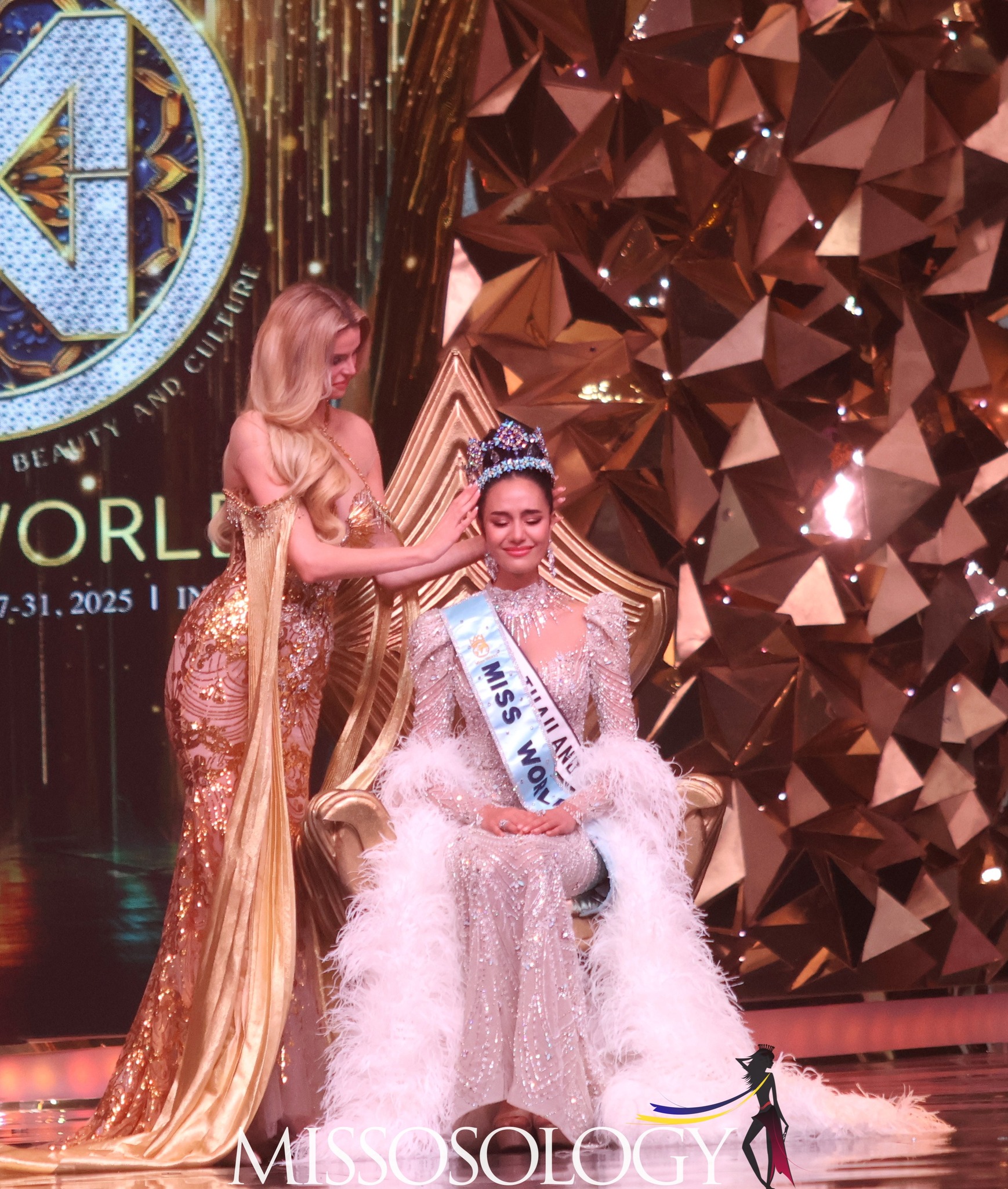 Hoa hậu Ý Nhi chia sẻ nóng sau khi dừng chân top 40 Miss World: Hoa hậu Ý Nhi chia sẻ nóng sau khi dừng chân top 40 Miss World: