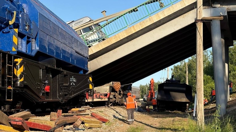 Nga nhắc đến Ukraine sau vụ tai nạn đường sắt khiến 7 người thiệt mạng - Ảnh 1.