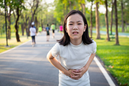 Bé gái 6 tuổi cứ thứ sáu lại đau bụng dữ dội: Tới viện, bác sĩ nói 1 câu duy nhất khiến cha mẹ bừng tỉnh - Ảnh 5.