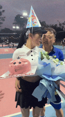 Phương Oanh trắng phát sáng trên sân pickleball, mẹ bỉm 2 con mà body nuột nà quá, netizen rần rần “xin vía” nhan sắc- Ảnh 5. Phương Oanh trắng phát sáng trên sân pickleball, mẹ bỉm 2 con mà body nuột nà quá, netizen rần rần “xin vía” nhan sắc- Ảnh 5.