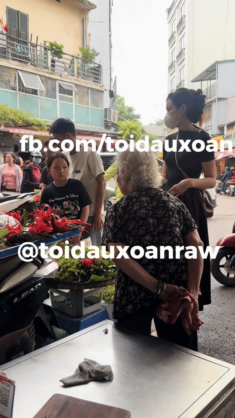 HOT: Hoa hậu Đỗ H&agrave; bị "t&oacute;m d&iacute;nh" lộ diện b&ecirc;n bạn trai, h&agrave;nh động của thiếu gia giữa chợ th&agrave;nh t&acirc;m điểm - Ảnh 3.