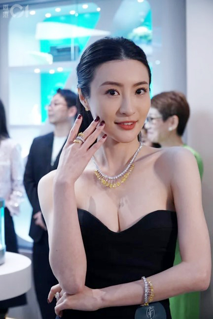 "Phú bà" Lâm Hạ Vy lên tiếng về tin đồn phá sản- Ảnh 2. "Phú bà" Lâm Hạ Vy lên tiếng về tin đồn phá sản- Ảnh 2.