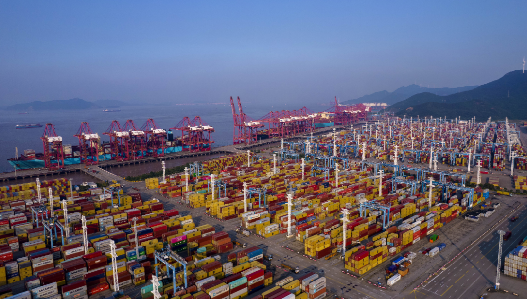 Cảng bận rộn nhất thế giới triển khai 3 h&agrave;nh lang vận tải biển xanh tới ch&acirc;u &Acirc;u- Ảnh 1.