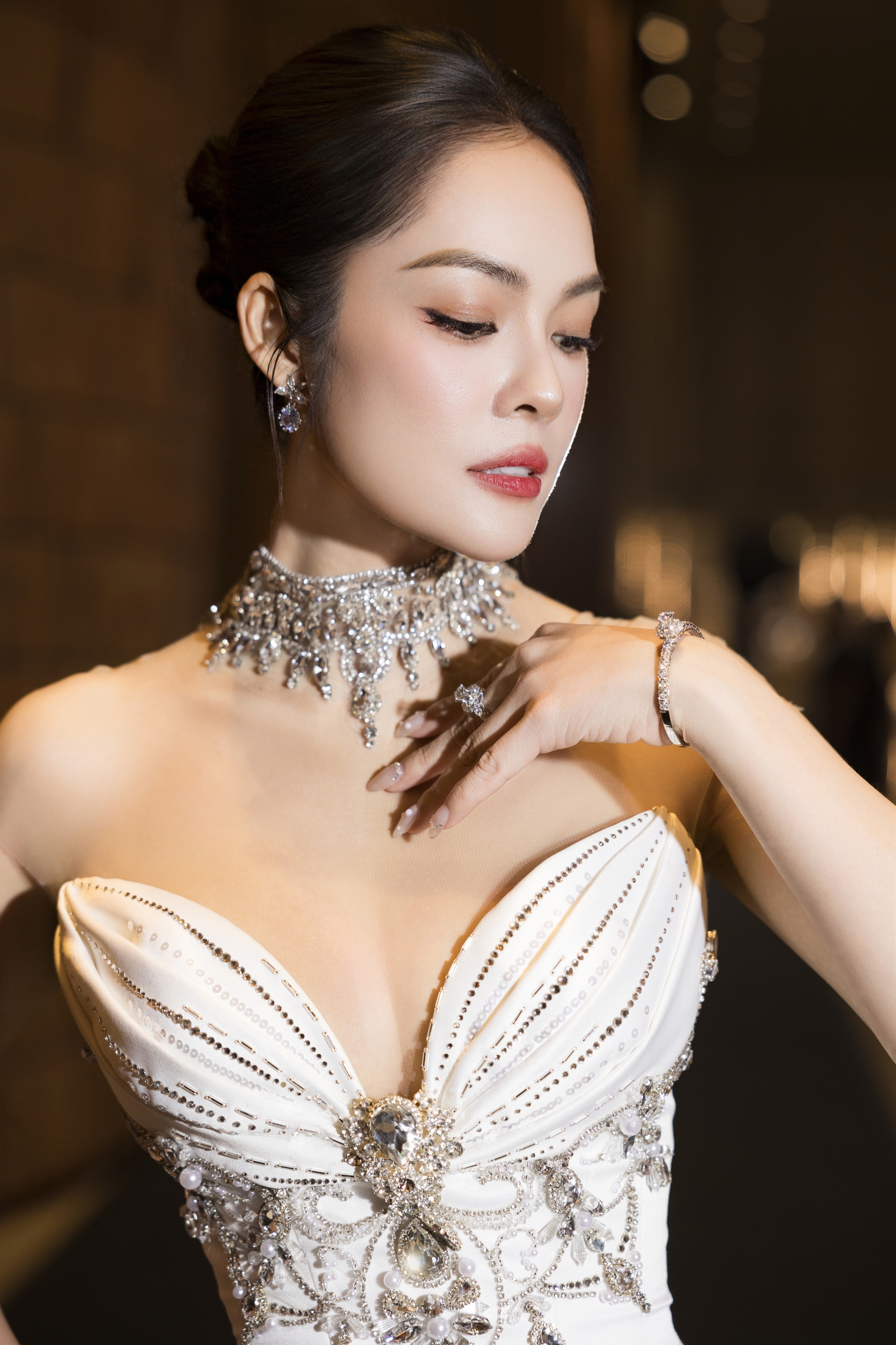 Dương Cẩm Lynh tái xuất sau biến cố nợ nần với vòng eo 58- Ảnh 1. Dương Cẩm Lynh tái xuất sau biến cố nợ nần với vòng eo 58- Ảnh 1.