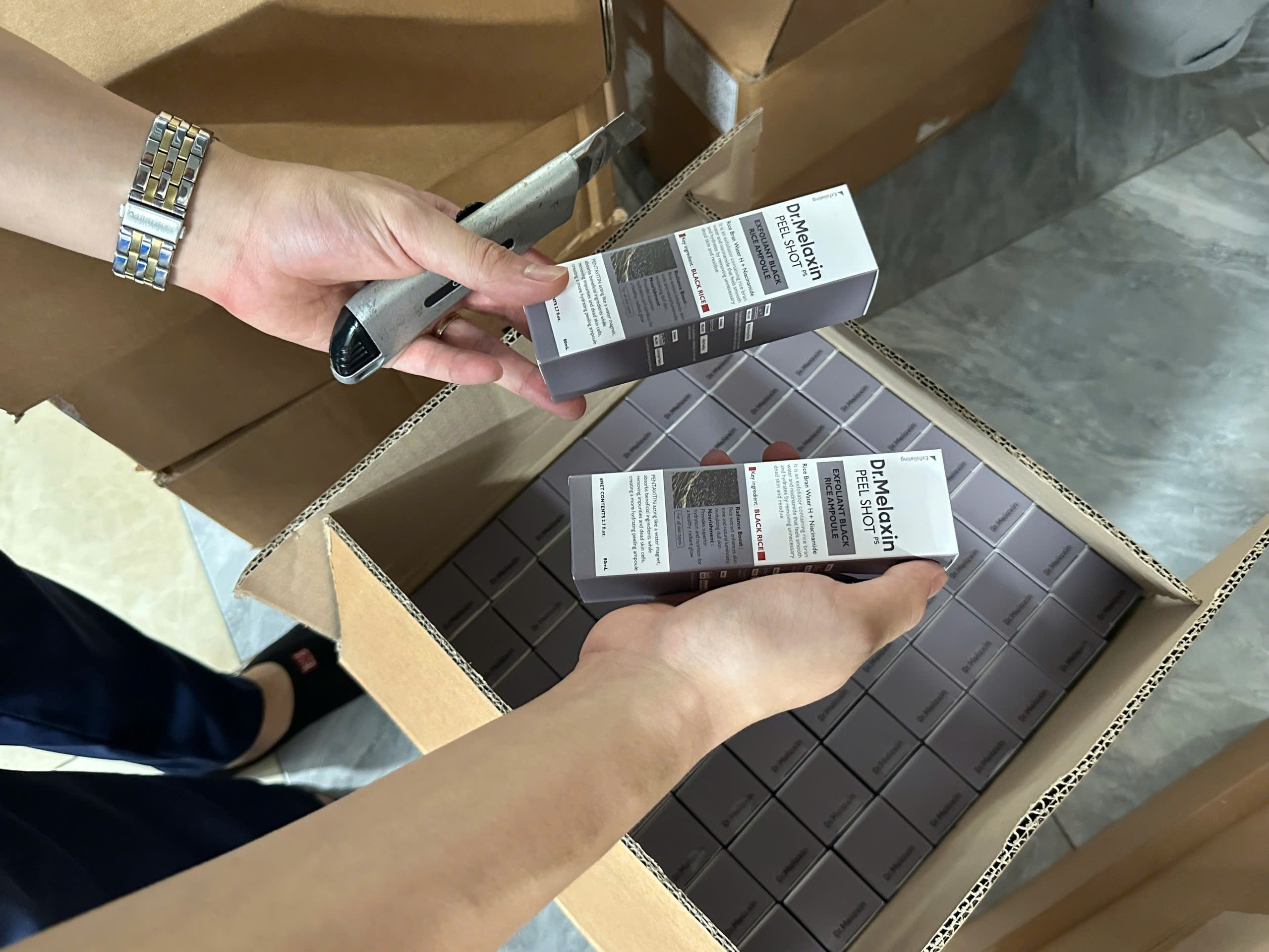 5.400 lọ mỹ phẩm dưỡng da nhập lậu tại kho hàng của Ngân Korea: Có những hãng nào? - Ảnh 3.