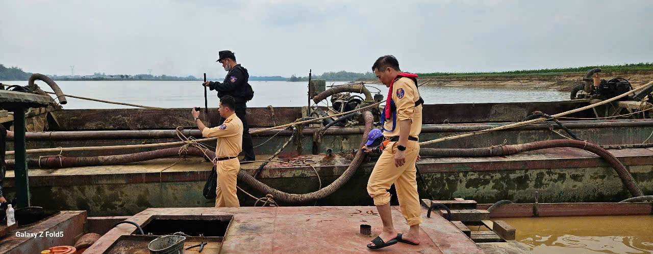 Khởi tố nữ chủ tịch công ty vì bán hóa đơn khống để hợp thức hóa cát khai thác trái phép - Ảnh 1.