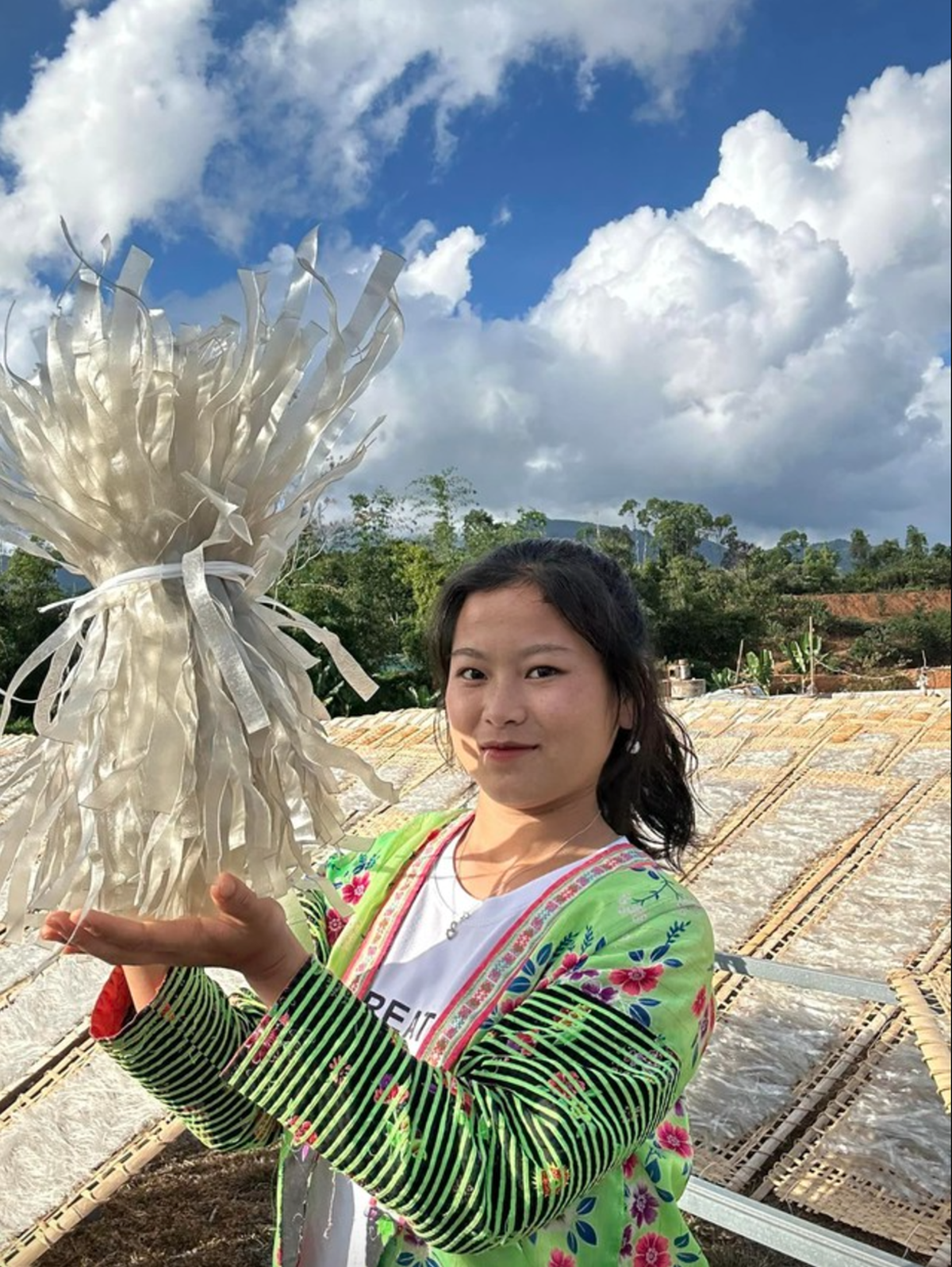 Những ai bị phát hiện gỡ giỏ hàng, "ở ẩn" sau thời gian livestream kiếm bộn tiền? - Ảnh 2. Những ai bị phát hiện gỡ giỏ hàng, "ở ẩn" sau thời gian livestream kiếm bộn tiền? - Ảnh 2.