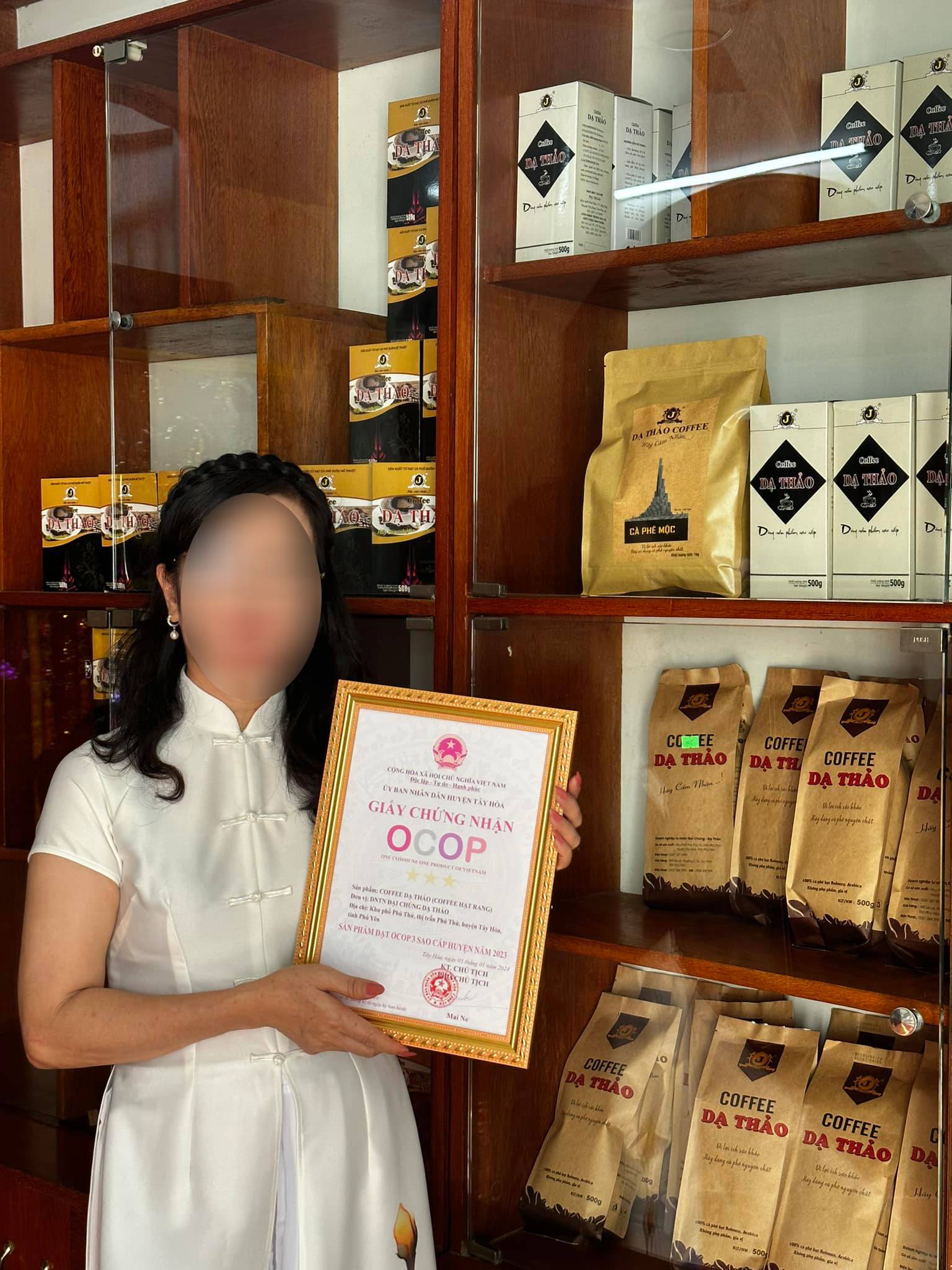 Cơ sở bán hơn 17 tấn cà phê giả từng quảng bá sản phẩm là "mộc nguyên chất", nổi tiếng thế nào ở Phú Yên? - Ảnh 3. Cơ sở bán hơn 17 tấn cà phê giả từng quảng bá sản phẩm là "mộc nguyên chất", nổi tiếng thế nào ở Phú Yên? - Ảnh 3.