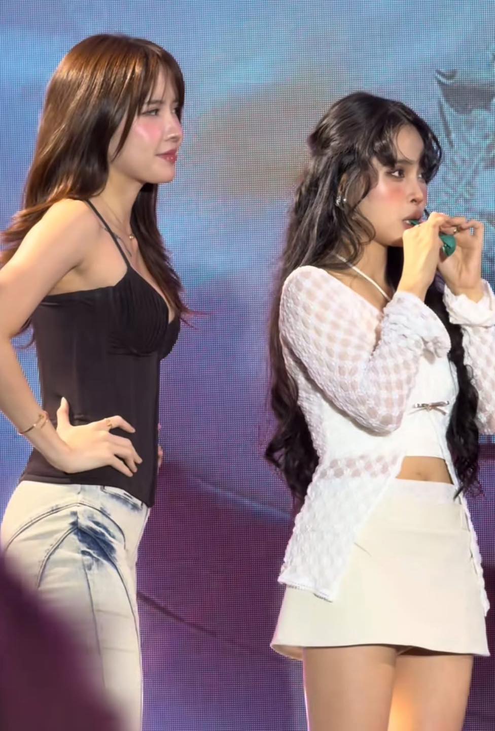 Thiều Bảo Trâm ăn mặc kiểu gì thế này?- Ảnh 1.