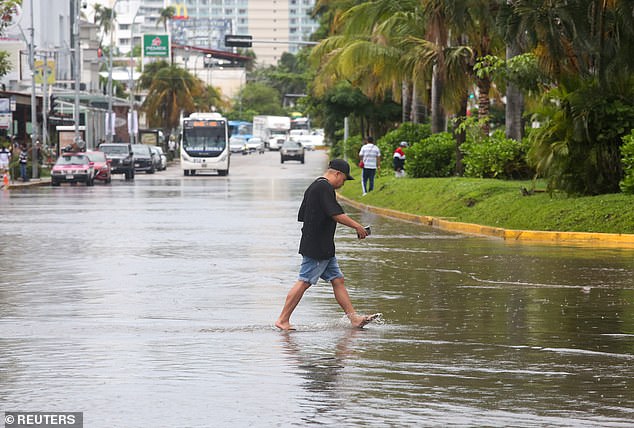 17 triệu người trong vùng nguy hiểm khi bão Barbara hình thành - Ảnh 1.