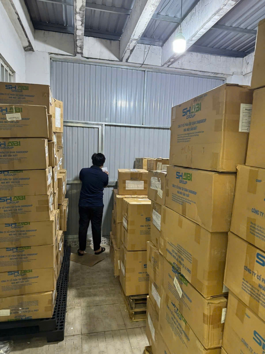 Diễn biến nóng vụ phát hiện thực phẩm chức năng ở Bình Chánh, TP HCM - Ảnh 2.