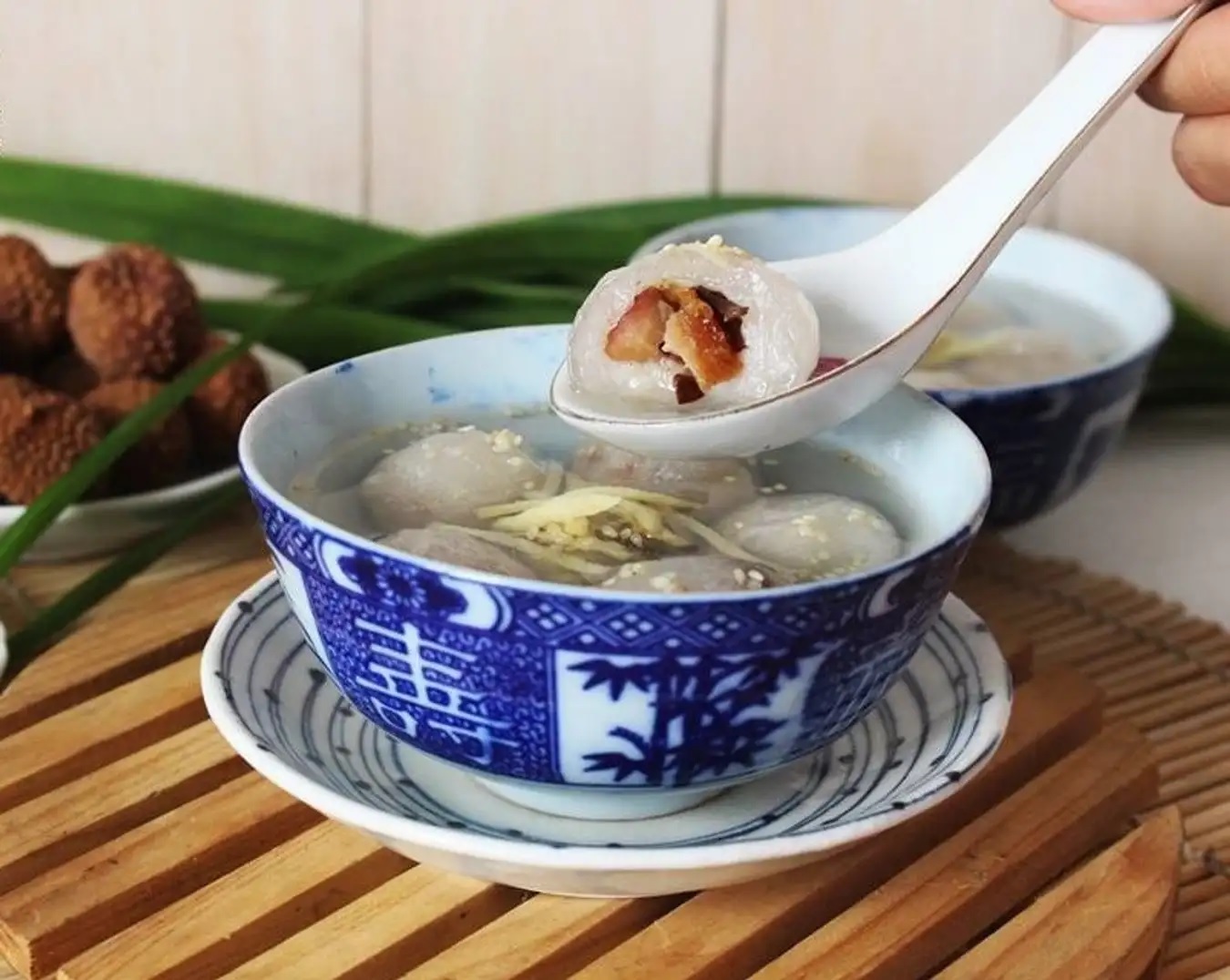 Khách Tây trầm trồ khi thưởng thức món ăn vừa mặn vừa ngọt của người Việt, nhận xét: "Nó rất đặc biệt!" - Ảnh 4.