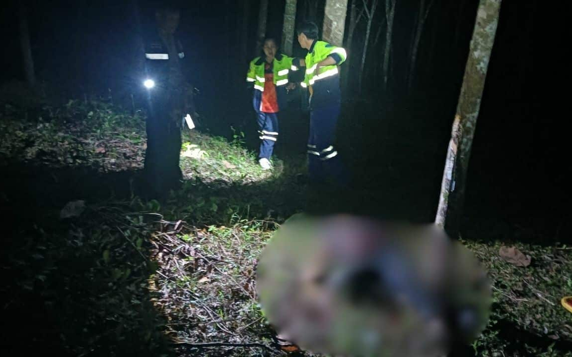 Đuổi theo những chiếc ô tô chạy với tốc độ cao, cảnh sát ngỡ ngàng khi cốp xe được mở ra - Ảnh 3.