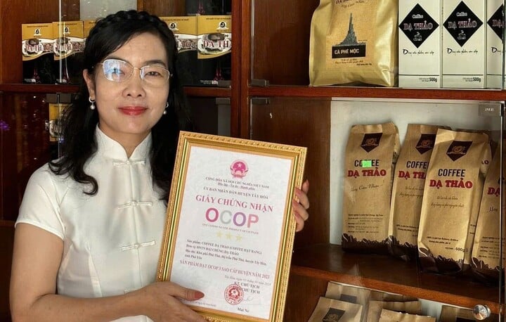 Cà phê Dạ Thảo bị khởi tố vì bán 17 tấn hàng giả - Ảnh 1.