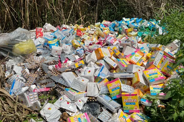 Giám định nguồn gốc lô thuốc và thực phẩm chức năng bị đổ trộm tại TPHCM - Ảnh 1.