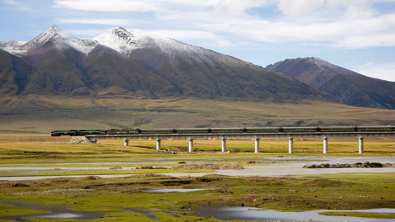 Chuyến tàu chạy gần 2000km, đi mất 2 ngày: Du khách nhận xét "Như một giấc mơ" - Ảnh 3.