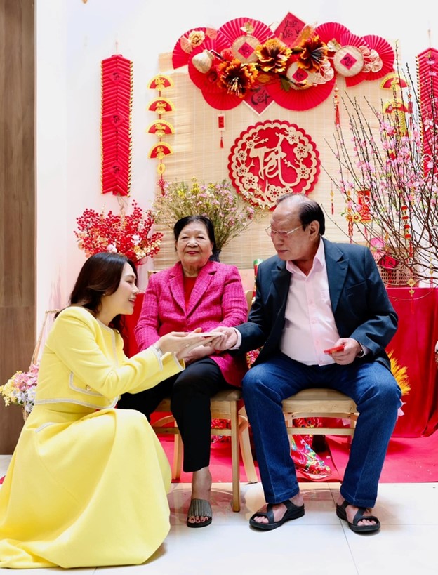 Cuộc sống của mẹ ruột Mỹ Tâm: Hoa khôi xứ Quảng một thời, xế chiều an hưởng hạnh phúc- Ảnh 5.