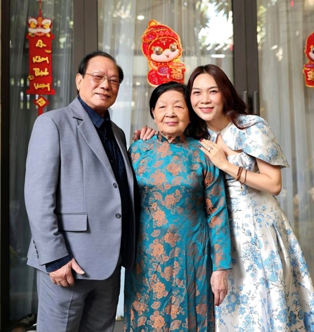 Cuộc sống của mẹ ruột Mỹ Tâm: Hoa khôi xứ Quảng một thời, xế chiều an hưởng hạnh phúc- Ảnh 8.
