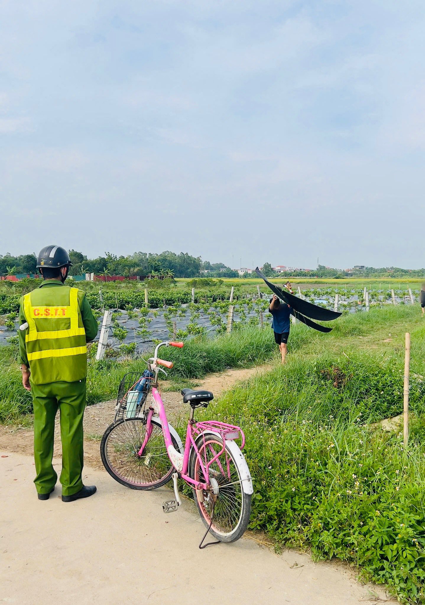 Cơn bạo bệnh cướp đi tay chân , nghị lực sống của mẹ con chị Nga khiến ai cũng xúc động - Ảnh 1. Cơn bạo bệnh cướp đi tay chân , nghị lực sống của mẹ con chị Nga khiến ai cũng xúc động - Ảnh 1.