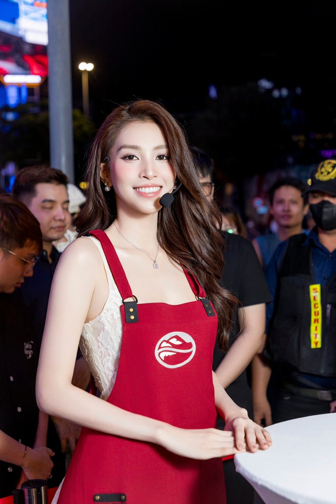 Hoa hậu Tiểu Vy đáp trả căng khi bị phán "tối ngày đăng ảnh bikini mà vẫn nhiều tiền"- Ảnh 3. Hoa hậu Tiểu Vy đáp trả căng khi bị phán "tối ngày đăng ảnh bikini mà vẫn nhiều tiền"- Ảnh 3.
