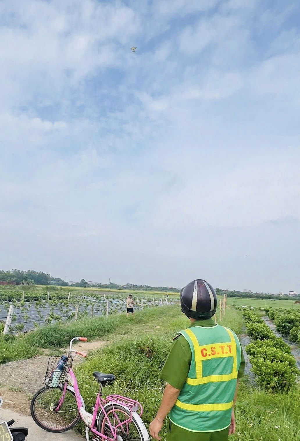 Cơn bạo bệnh cướp đi tay chân , nghị lực sống của mẹ con chị Nga khiến ai cũng xúc động - Ảnh 2. Cơn bạo bệnh cướp đi tay chân , nghị lực sống của mẹ con chị Nga khiến ai cũng xúc động - Ảnh 2.