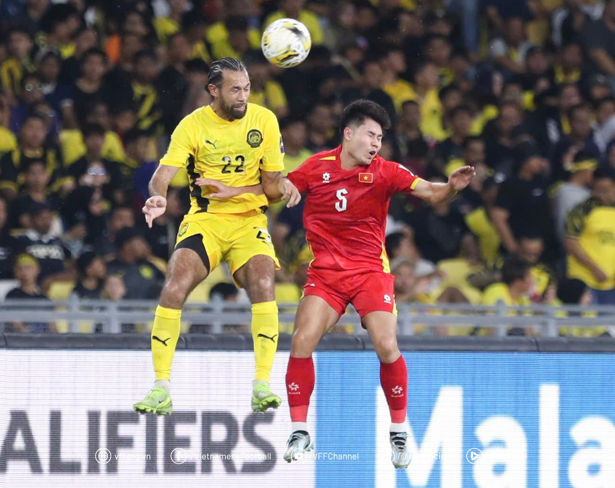 Cuối c&ugrave;ng HLV Troussier đ&atilde; đ&uacute;ng - Ảnh 2.