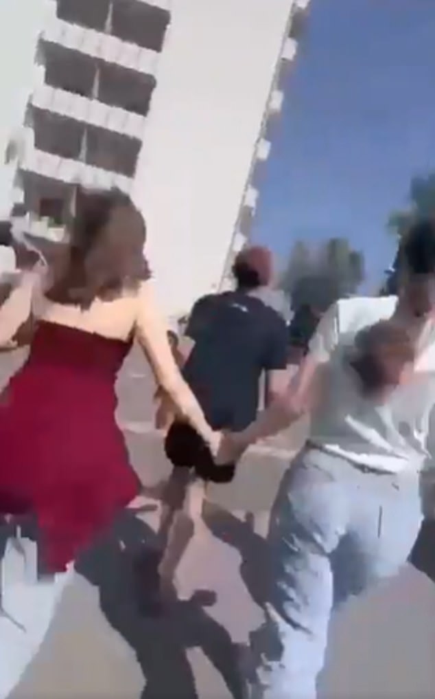 Vụ xả súng đẫm máu ở trường học khiến ít nhất 10 người thiệt mạng: Hung thủ là cựu học sinh từng bị bắt nạt- Ảnh 2.