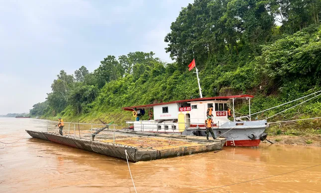 Cầu phao Phong Châu không bị lũ cuốn , thông tin chính xác từ Binh chủng Công binh - Ảnh 2. Cầu phao Phong Châu không bị lũ cuốn , thông tin chính xác từ Binh chủng Công binh - Ảnh 2.