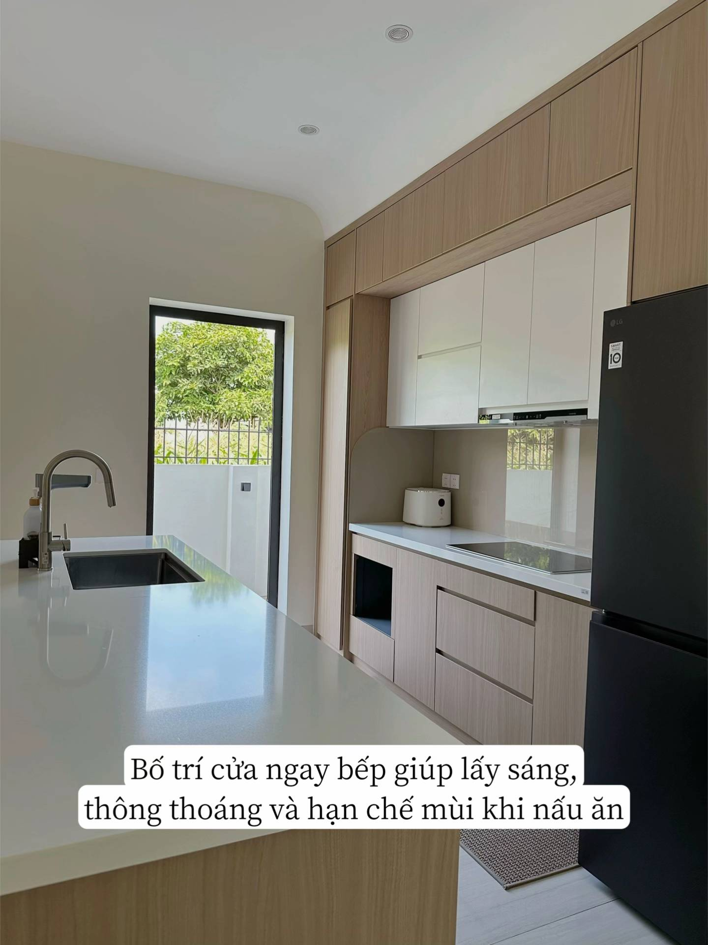 Cặp vợ chồng trẻ xây nhà hướng Tây vẫn mát mẻ nhờ 1 chiêu đơn giản, tổ ấm rộng 300m2 đẹp như resort nghỉ dưỡng lại xuất phát từ một bản mẫu free trên mạng- Ảnh 15.