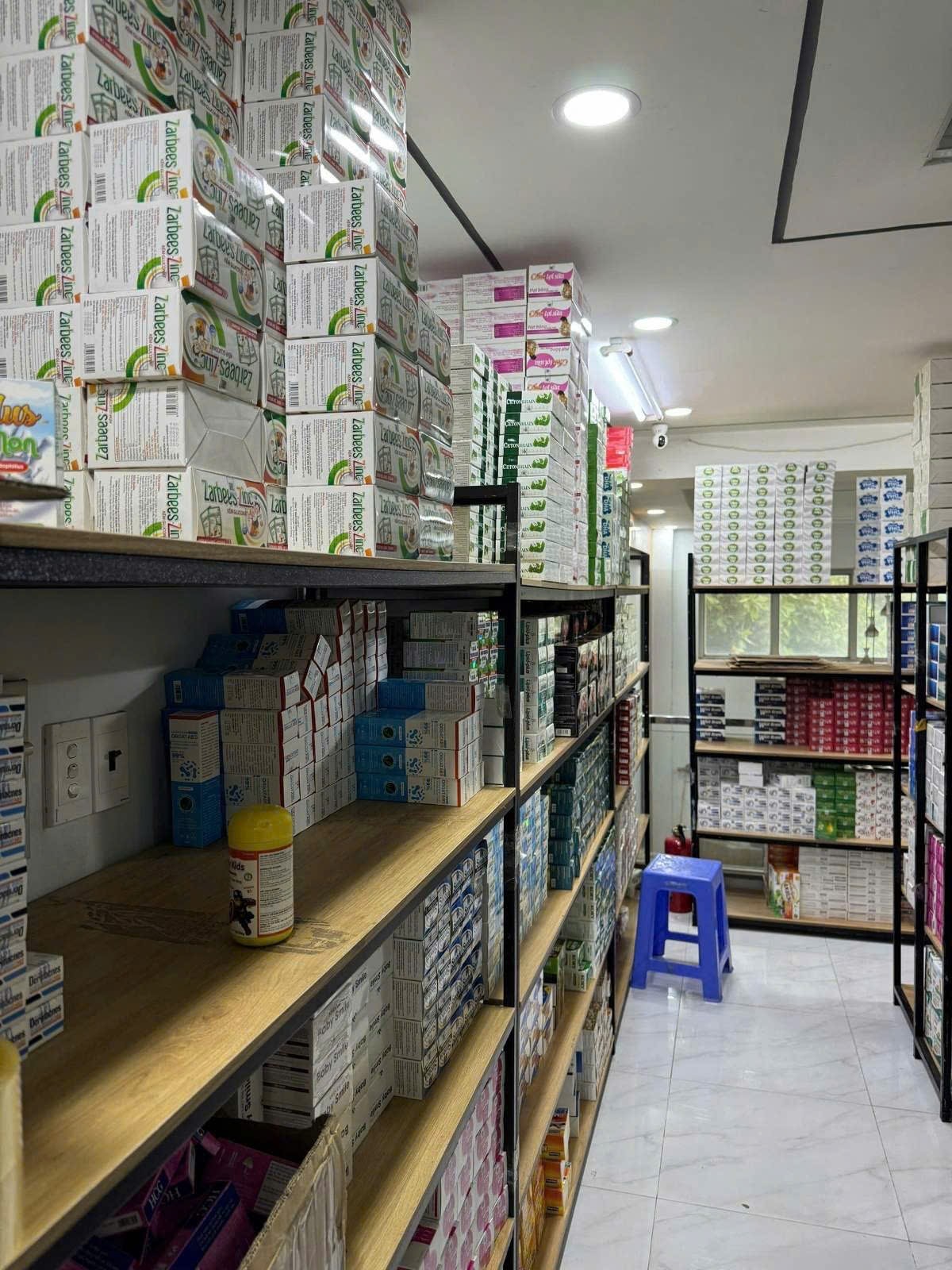Hoạt động bí hiểm của công ty đứng sau vụ đổ thực phẩm chức năng ở Bình Chánh - Ảnh 1.