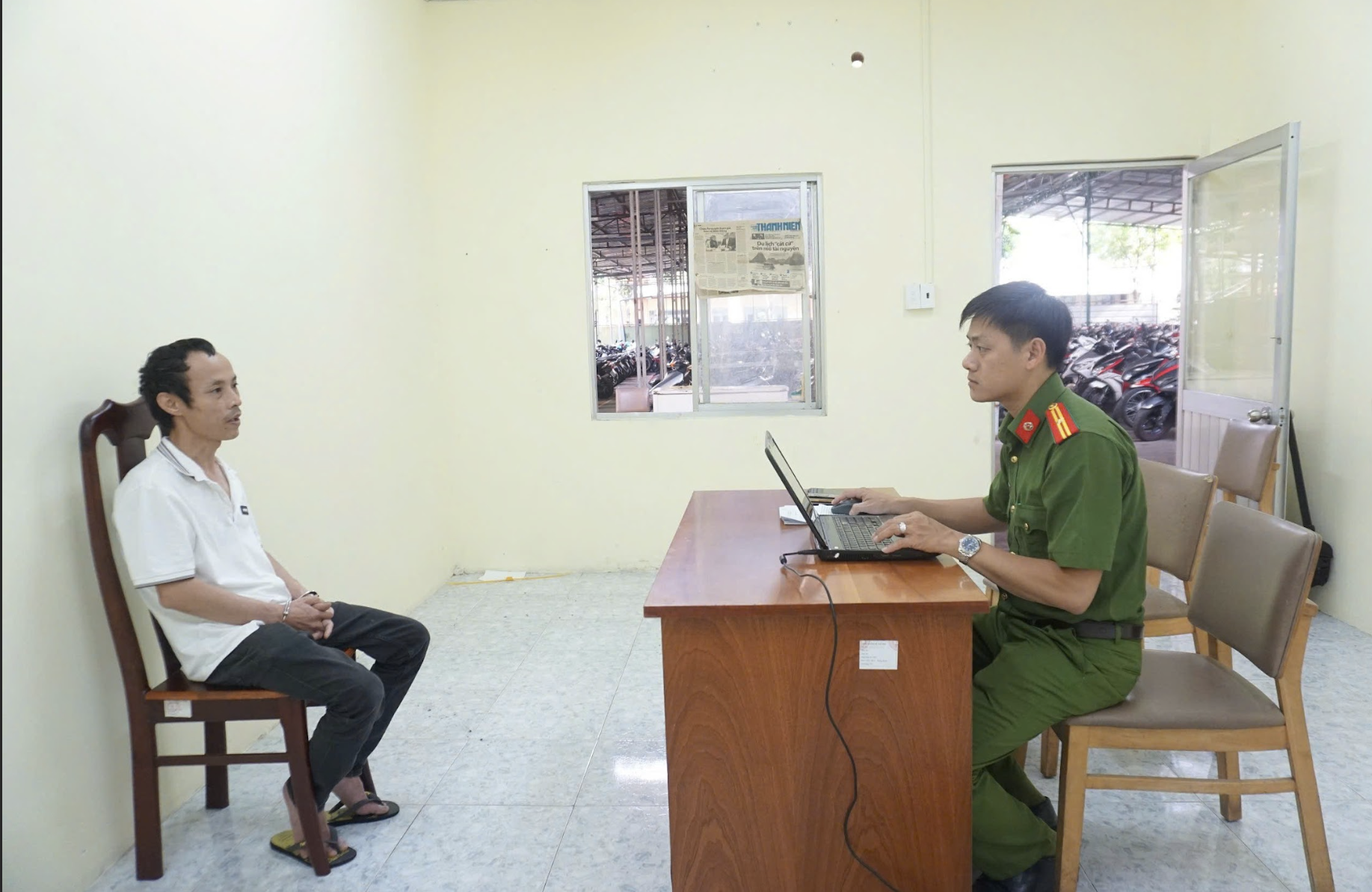 Công an TP HCM bắt 2 đối tượng xúc phạm Trung tướng Lê Hồng Nam - Ảnh 2.