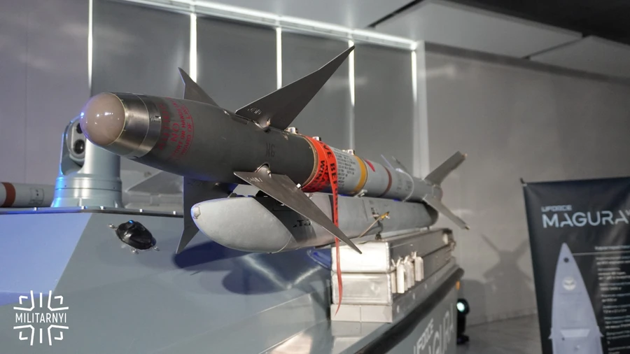 Xuồng không người lái Magura V7 trang bị tên lửa AIM - 9 x hiện đại của Ukraine - Ảnh 1.
