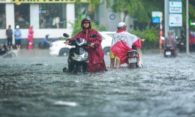 Nhiều nơi sắp mưa to đến rất to, kéo dài nhiều ngày liên tiếp - Ảnh 1.