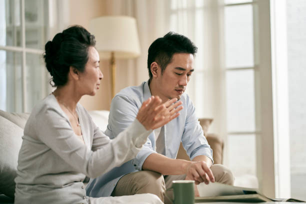 Tôi 67 tuổi, 'ăn tiêu dè sẻn' để cho con trai 17 triệu/tháng: Nằm viện, con trai, con dâu không đến, tôi thất vọng lắm! - Ảnh 1.