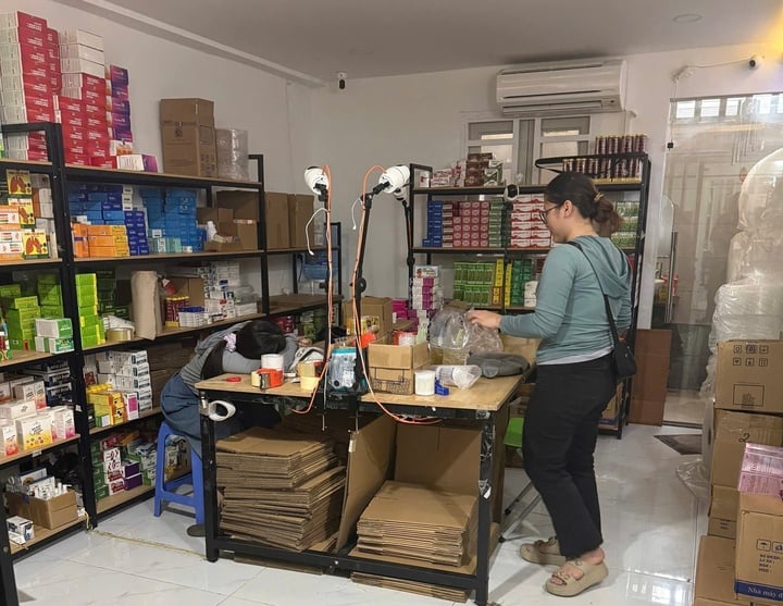 Vụ đổ trộm thực phẩm chức năng giả ở tp . Hcm: Khởi tố nhiều bị can liên quan - Ảnh 2.