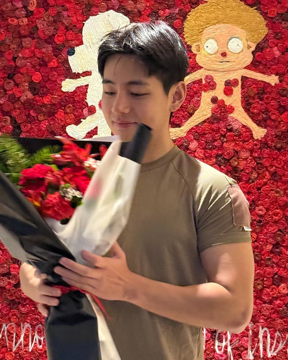 Jennie x&aacute;c nhận mối quan hệ ngay khi mỹ nam đẹp nhất BTS vừa xuất ngũ?- Ảnh 11.