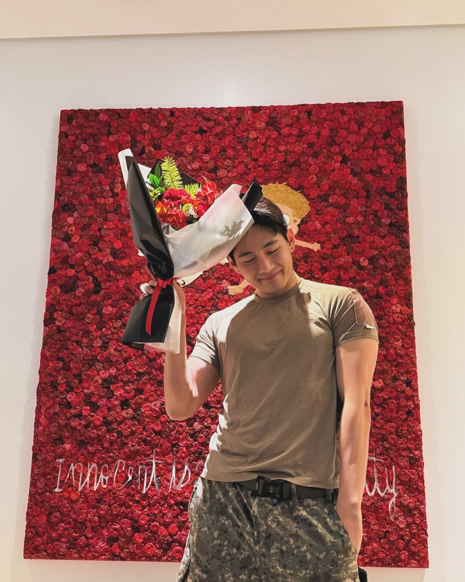 Jennie x&aacute;c nhận mối quan hệ ngay khi mỹ nam đẹp nhất BTS vừa xuất ngũ?- Ảnh 14.