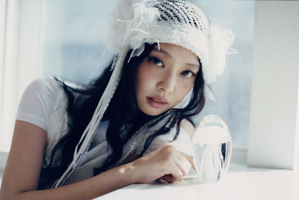 Jennie x&aacute;c nhận mối quan hệ ngay khi mỹ nam đẹp nhất BTS vừa xuất ngũ?- Ảnh 5.