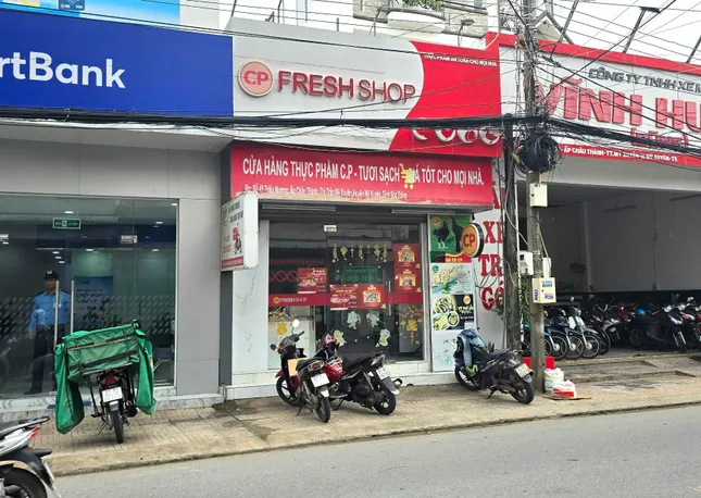 Xử phạt 3 cửa hàng CP Việt Nam vì bán thịt heo bệnh tại Sóc Trăng - Ảnh 2.