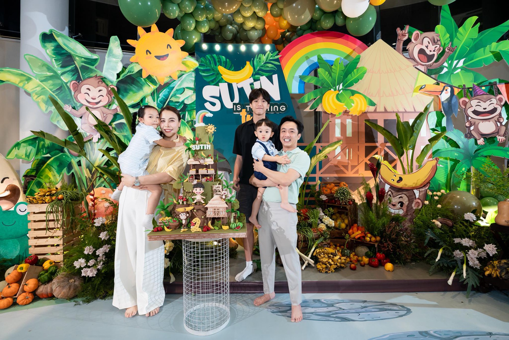 Vợ Cường Đô La đang mang thai lần 3?- Ảnh 4. Vợ Cường Đô La đang mang thai lần 3?- Ảnh 4.